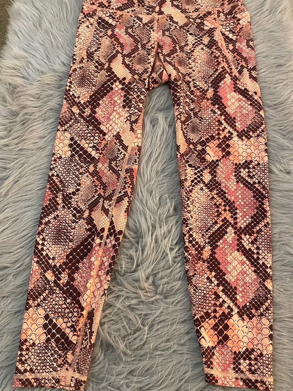 🐝Old Navy Pink & Brown Snake-Print Yoga Pants